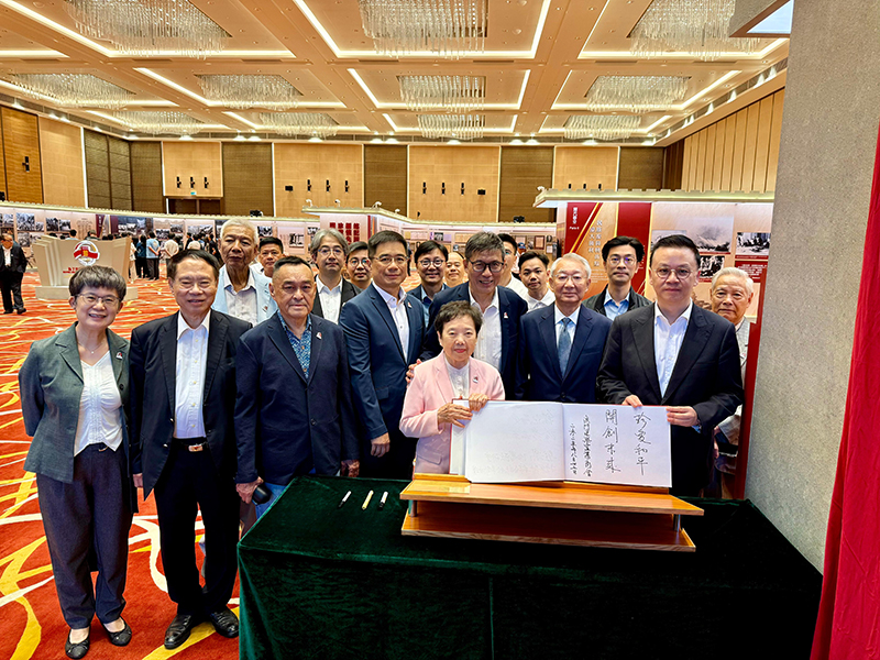 231771818587408715.jpg (2) 提字合照.jpg